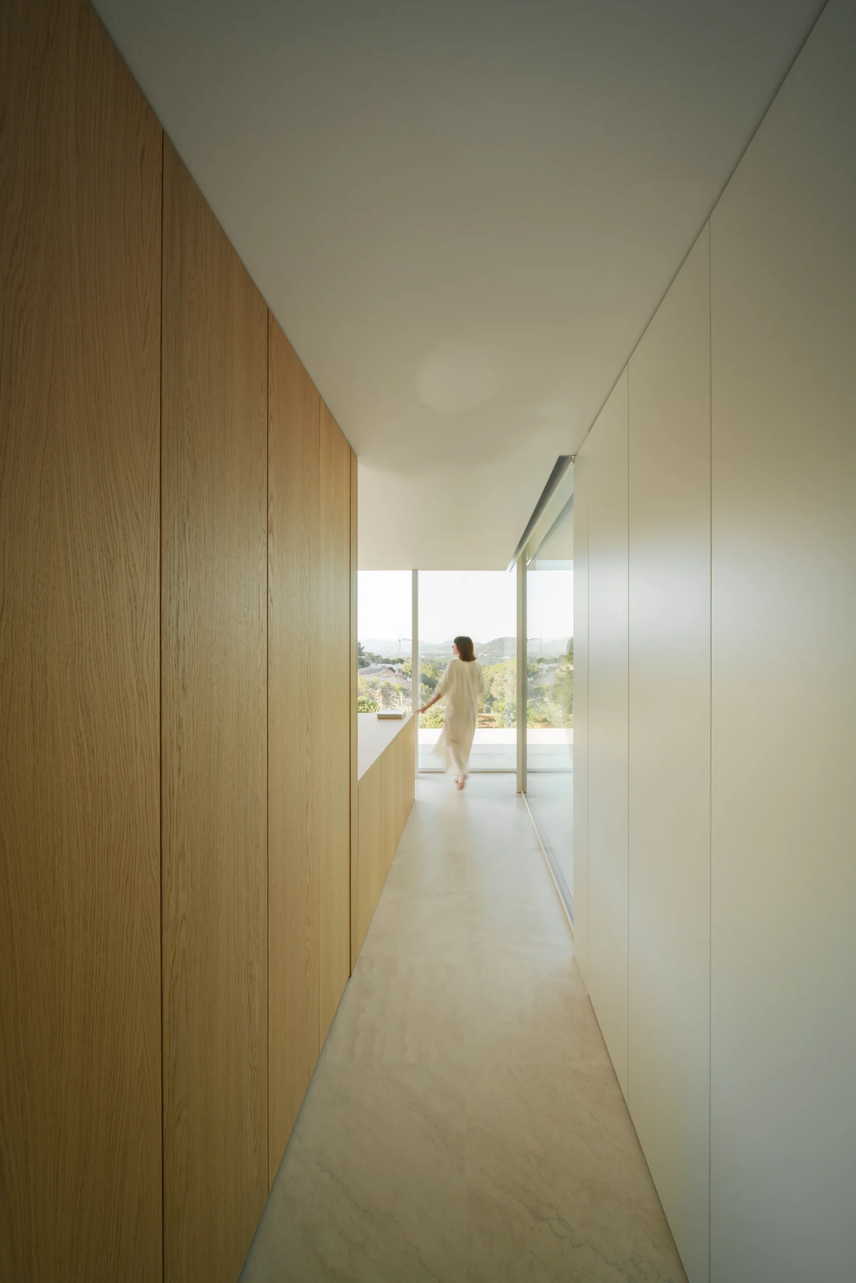 the-roca-views-ibiza-villa1-habitacion-principal-vestidor