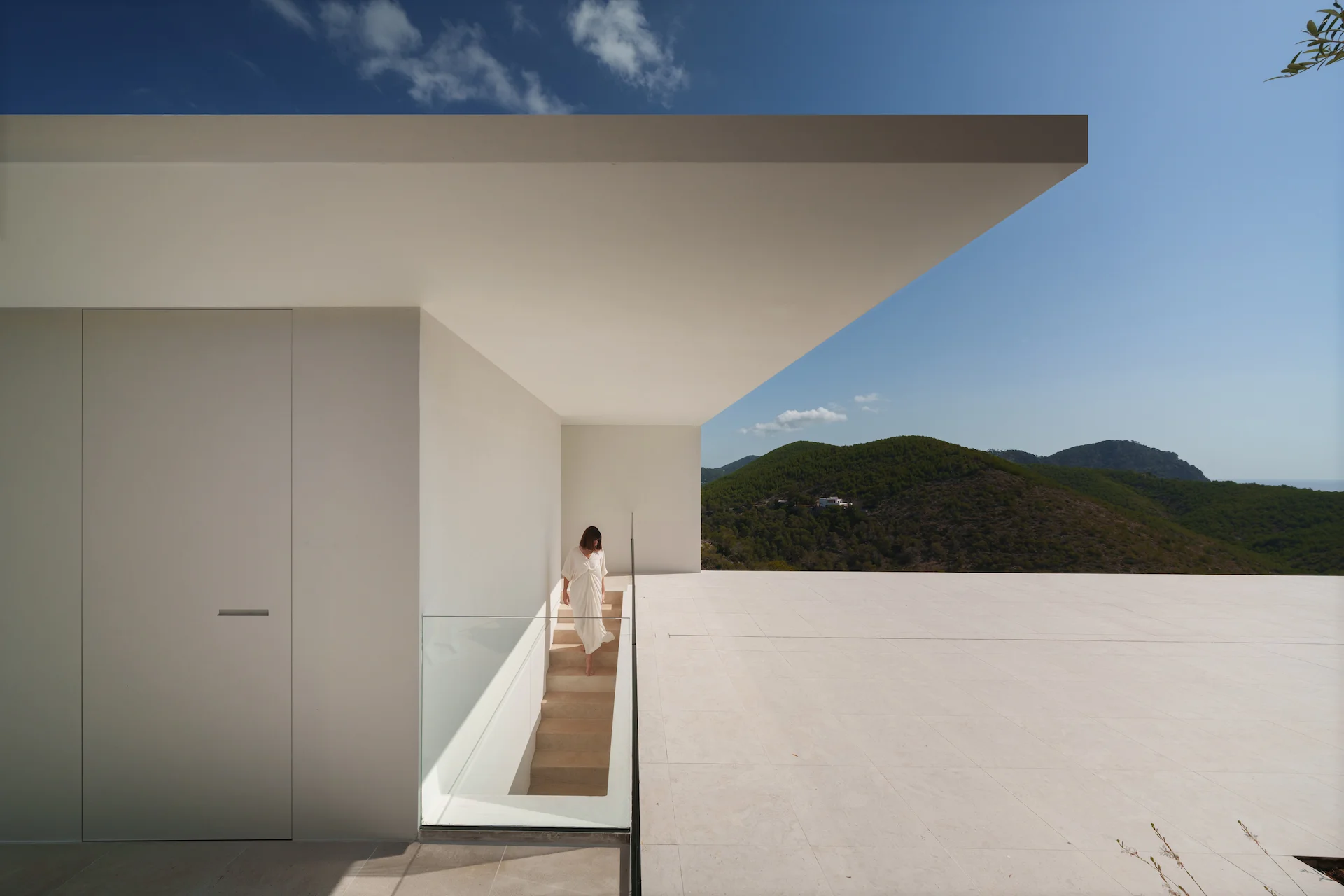 the-roca-views-ibizaq-villa1-terraza-ascensor