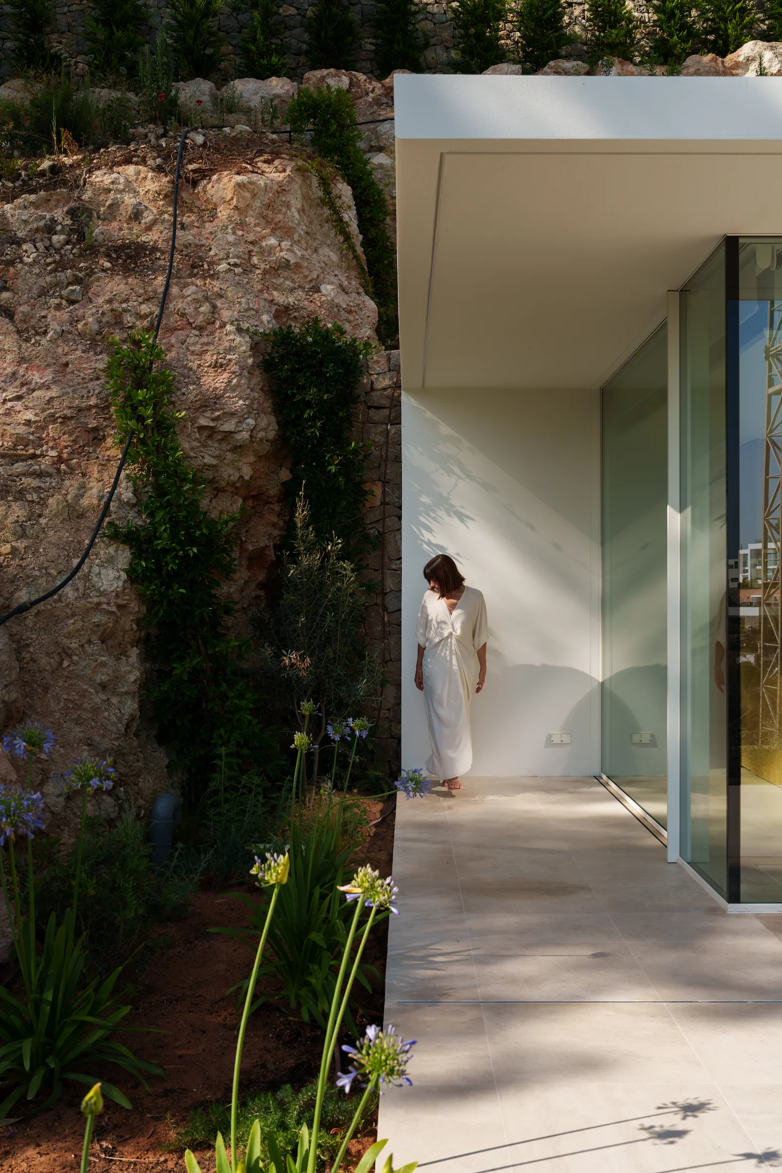 the roca-views-ibiza-villa1-terraza-habitacion